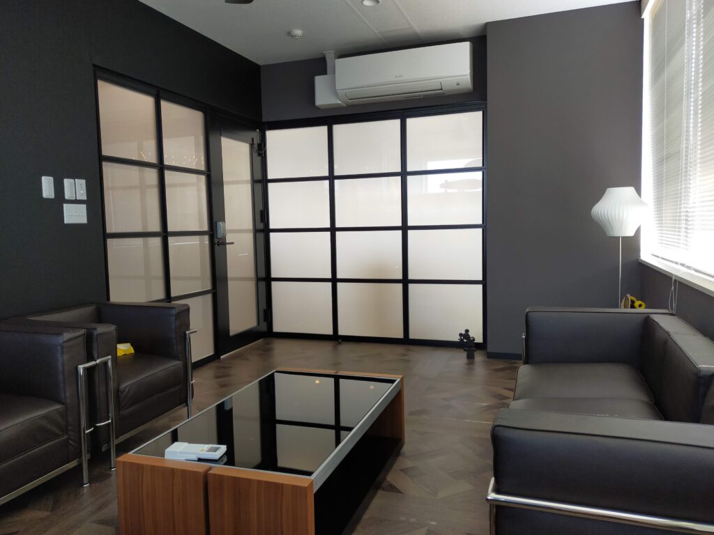 調光フィルムKasmy-ハイフライヤーズ様不透明