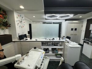 調光フィルムKasmy　横須賀歯科医院