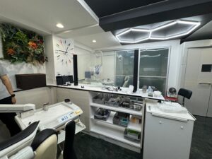調光フィルムKasmy　横須賀歯科医院