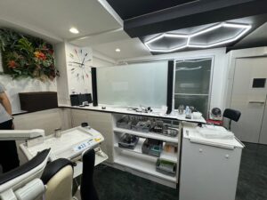 調光フィルムKasmy　横須賀歯科医院