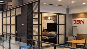 調光フィルムKasmy開き戸