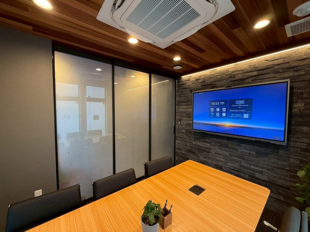 調光フィルムMISKA-ブライト様会議室